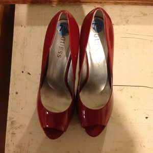 Red size 7.5 guess heels