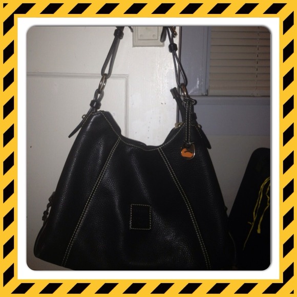 Dooney & Bourke black leather hand bag