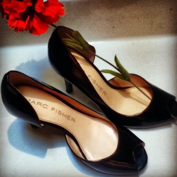 Elegant peep toe d'orsay pumps