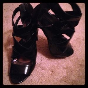 Size 11 classy looking black heels