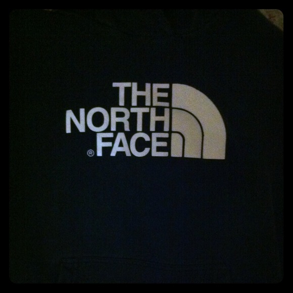 Black North Face Hoodie/Pullover