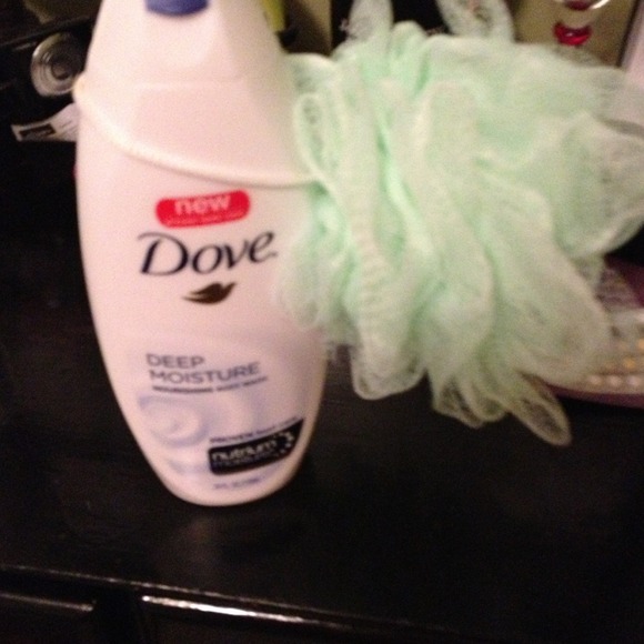 Dove Nutrium moisture body wash!