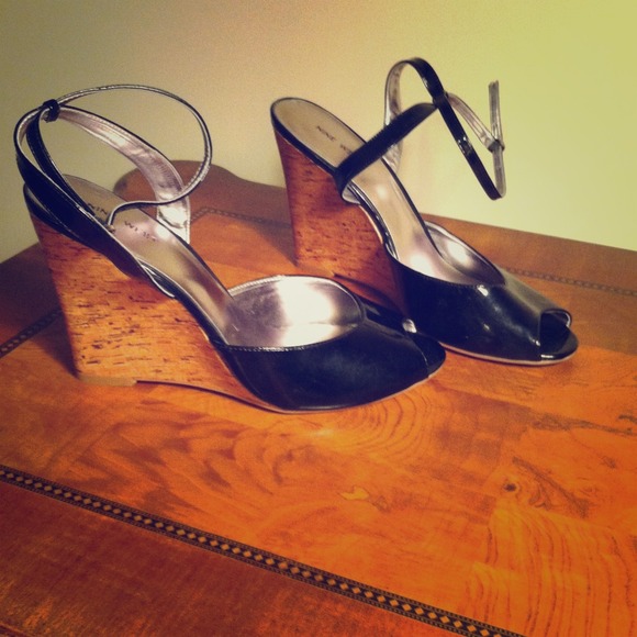 🌸On Hold till 7/29 🌸 Black Nine West Wedges