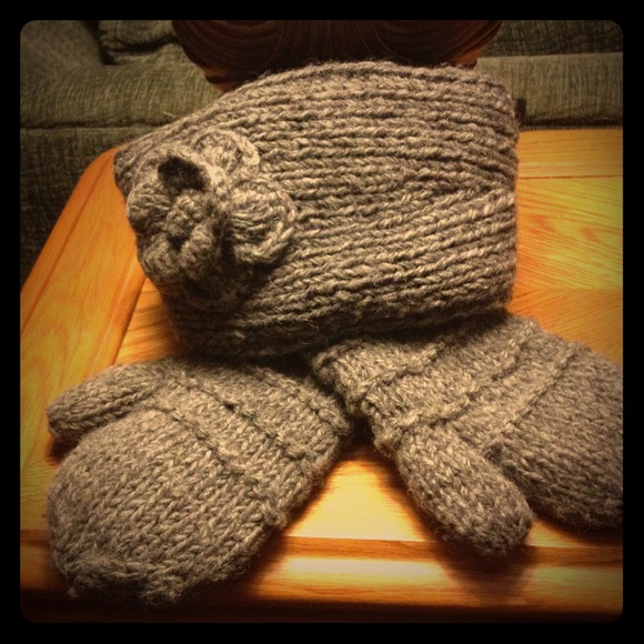 RESERVED for Rek78Wool winter headband & Mittens