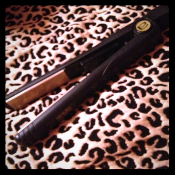 🚫Sold🚫Andis multi heat Ceramic straightener