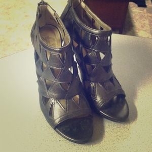 ❌❌REDUCED❌❌💋👠New Direction💋