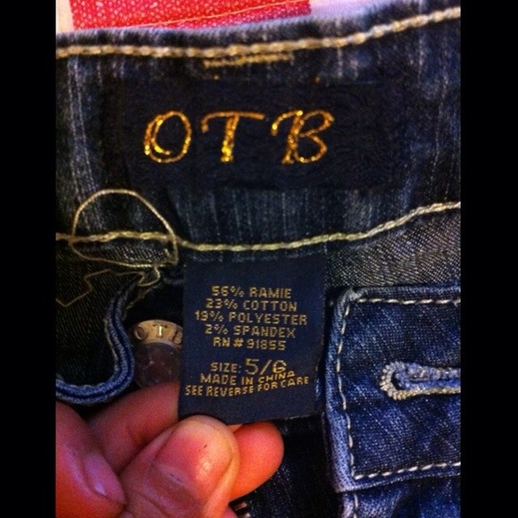 Shorts - Picture 2 of 3