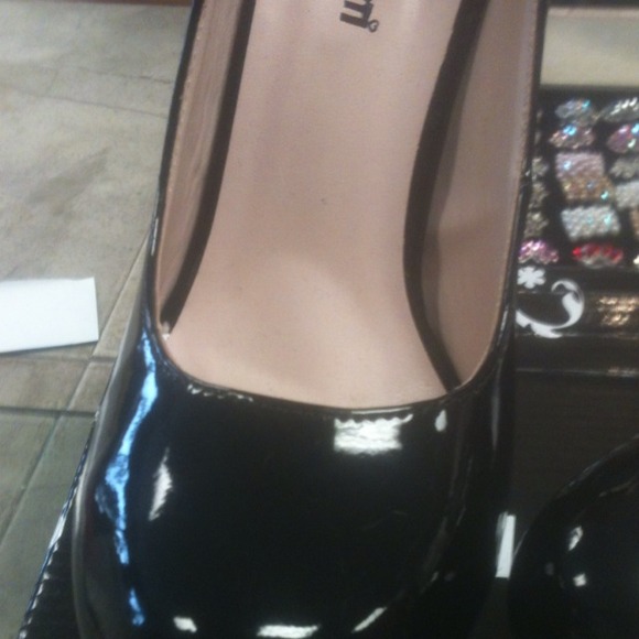 Brand new black sexy heels - Picture 3 of 4