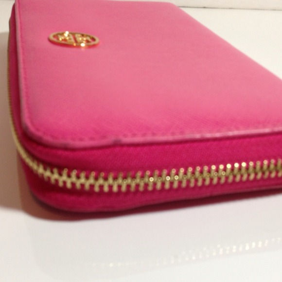 ❌SOLD❌Tory Burch Saffiano Robinson Wallet - Picture 4 of 4