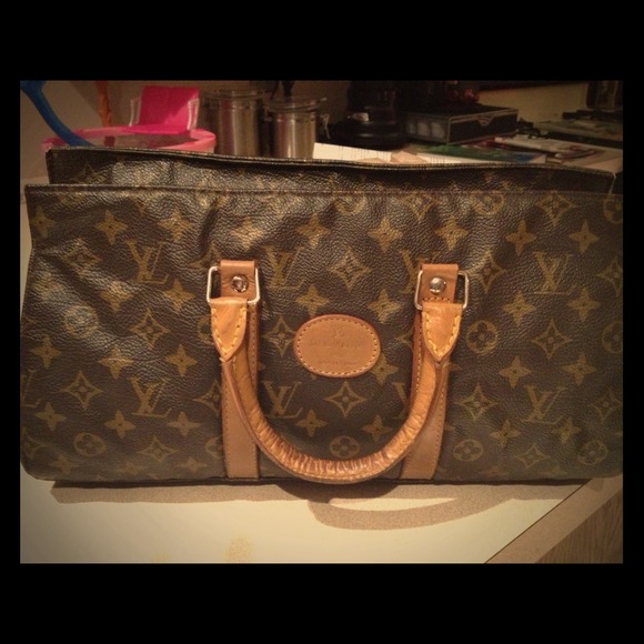 Authentic Louis Vuitton (vintage)