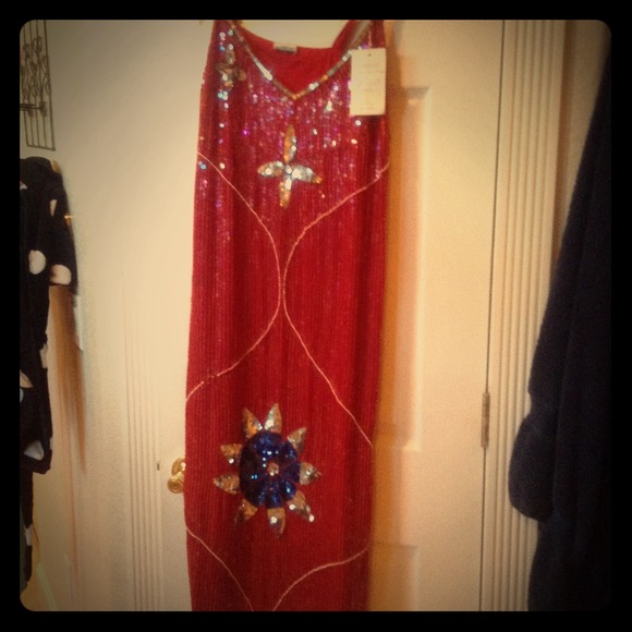 Gorgeous red dress! - Picture 1 of 4