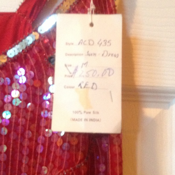 Gorgeous red dress! - Picture 2 of 4