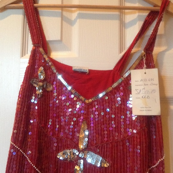 Gorgeous red dress! - Picture 4 of 4