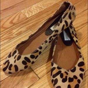 Used Steve madden leopard flats.