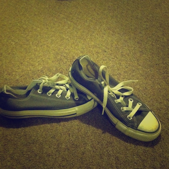 Grey converse