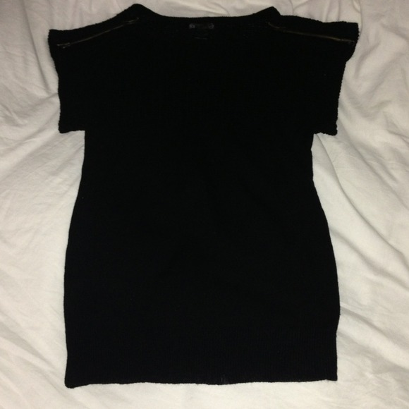 Short Sleeved Sweater