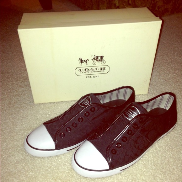 ⬇REDUCED⬇Coach shoes NWB