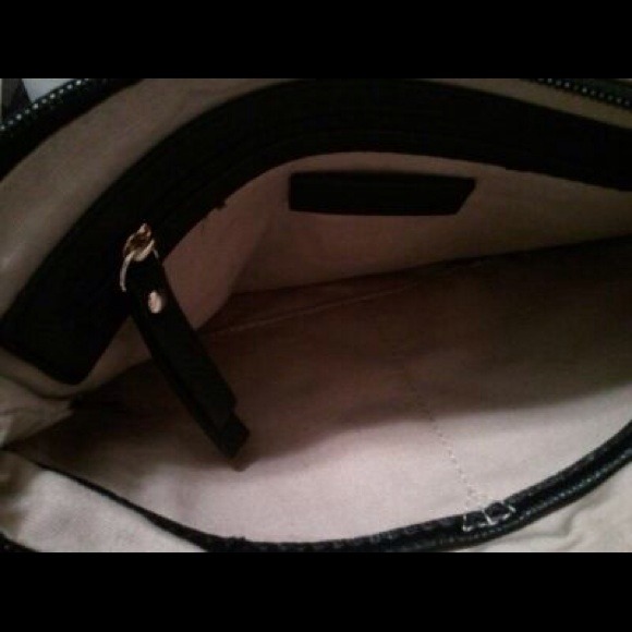 Python Design clutch🎉🎉Sale🎉🎉 - Picture 2 of 2