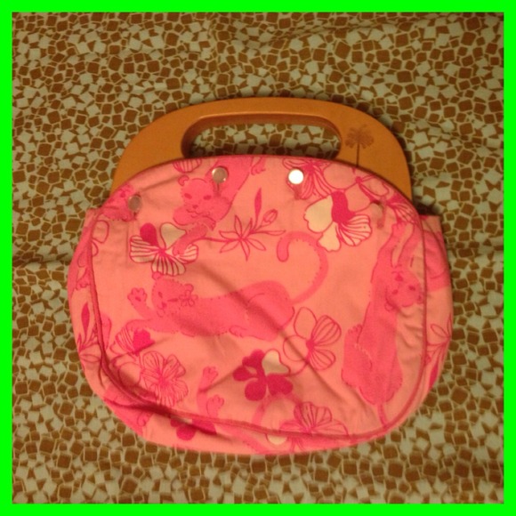 Lilly Pulitzer Handbags - For @windycitypreppy Lilly bag and 2 covers