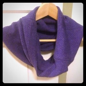 Nice purple collar scarf
