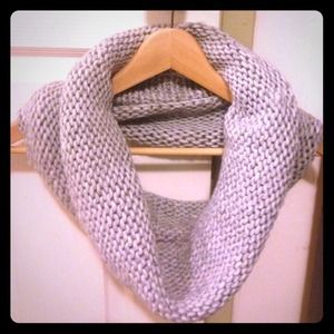 Nice gray collar scarf