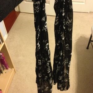 soft black w/white skull scarf