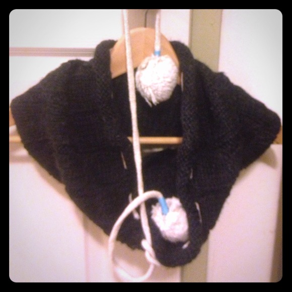 Hollister collar scarf