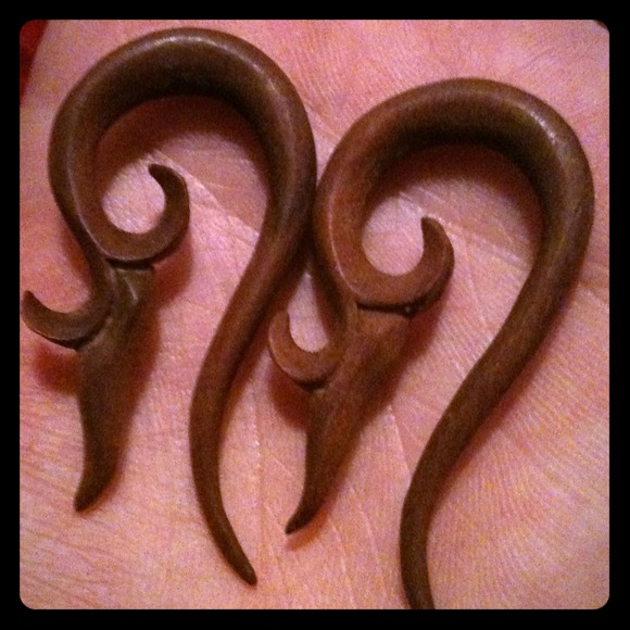 Beautiful 2gauge wooden earrings