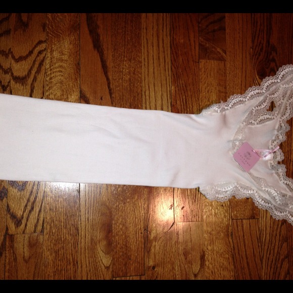 Calypso St Barths lace trim tank top. - Picture 4 of 4