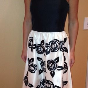 🔥REDUCED🔥White House Black Market cocktail dress