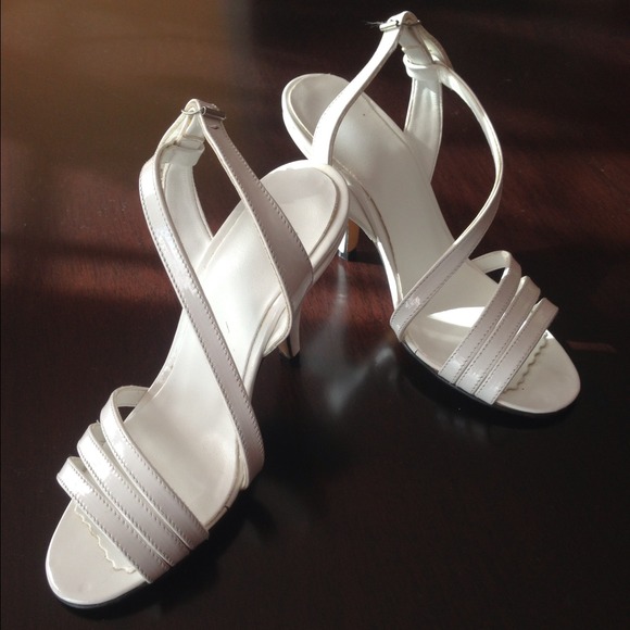 Woman petite heels size 1 woman. Made in England
