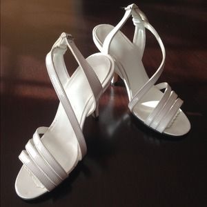 Woman petite heels size 1 woman. Made in England