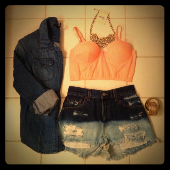 ❌SOLD IN BUNDLE❌Pink Cropped Bustier