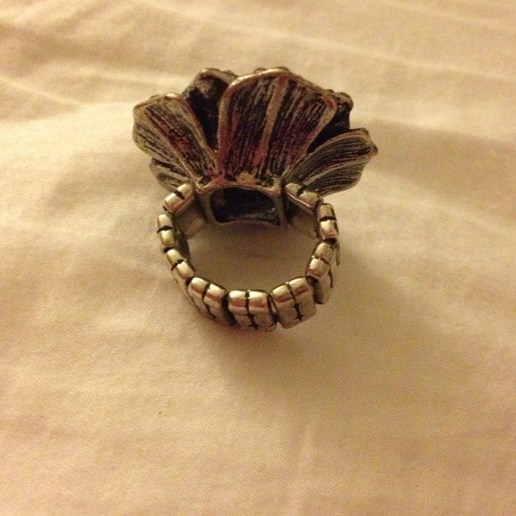 Diamond flower ring - Picture 2 of 2