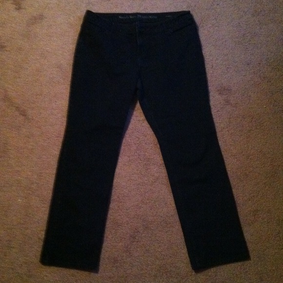 SOLD Vera Wang straight leg black jeans size 16