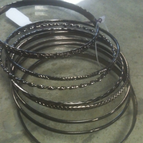 NWT pewter bracelet set