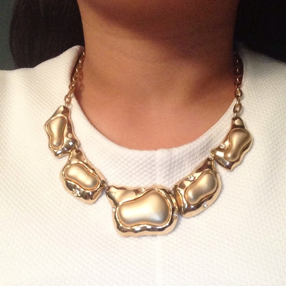 REDUCED! Statement necklace in gold