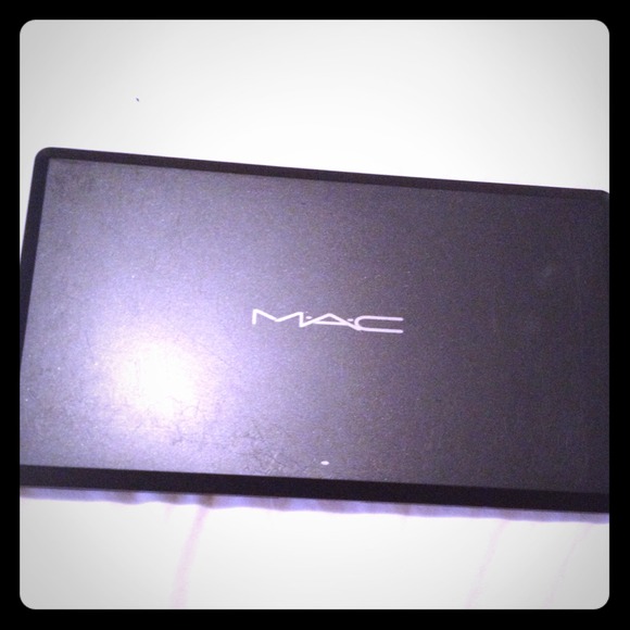 MAC 15 pan palette.