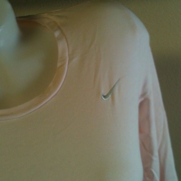 Nike sports tee size L - Picture 2 of 2
