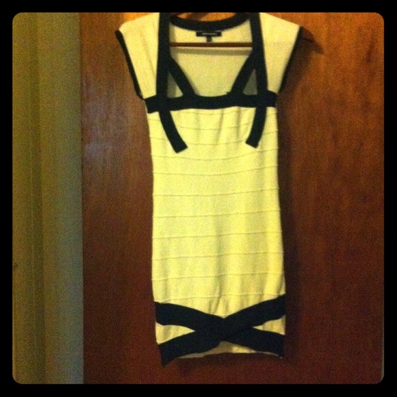 Dresses & Skirts - Skin tight white dress