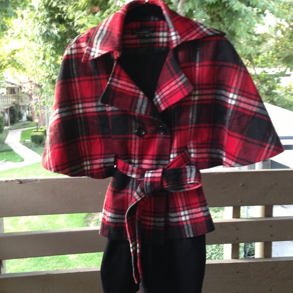 Forever 21 Jackets & Blazers - Plaid cape with a belt !!! Enough said ☺