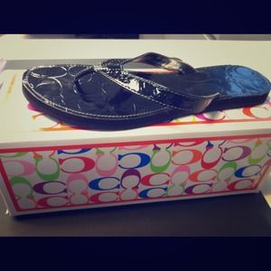 🌟Reserved✨Authentic COACH flip flops