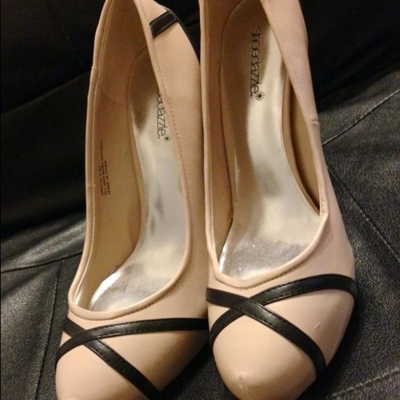 Shoedazzle Heels !! Great for around the office 🎀 - Picture 2 of 4