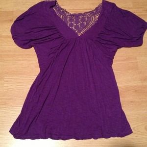 **Sold in bundle** Purple v neck shirt