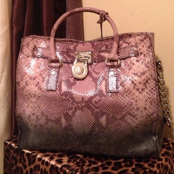 Authentic Michael Kors Purse! 👜