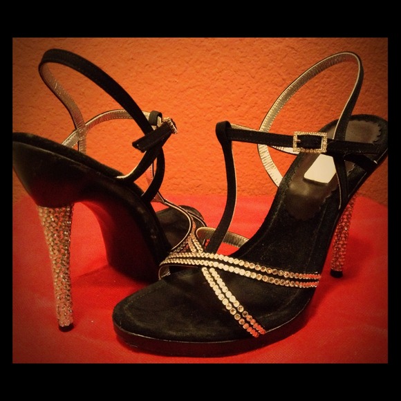 Neda by BEBE 👠, RETAIL PRICE: $550