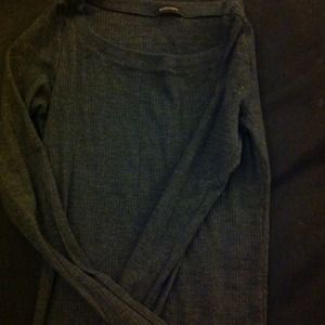 Long sleeve grey shirt