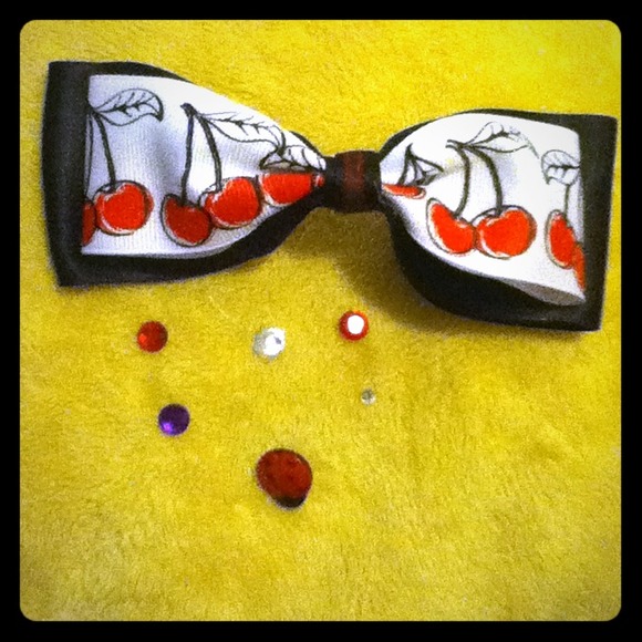 Adorable cherry hair bow - Large