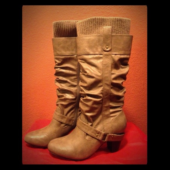 ❌SOLD❌@amyrachel27 Casual boots - Picture 1 of 2