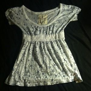 Hollister Low Cut Shirt